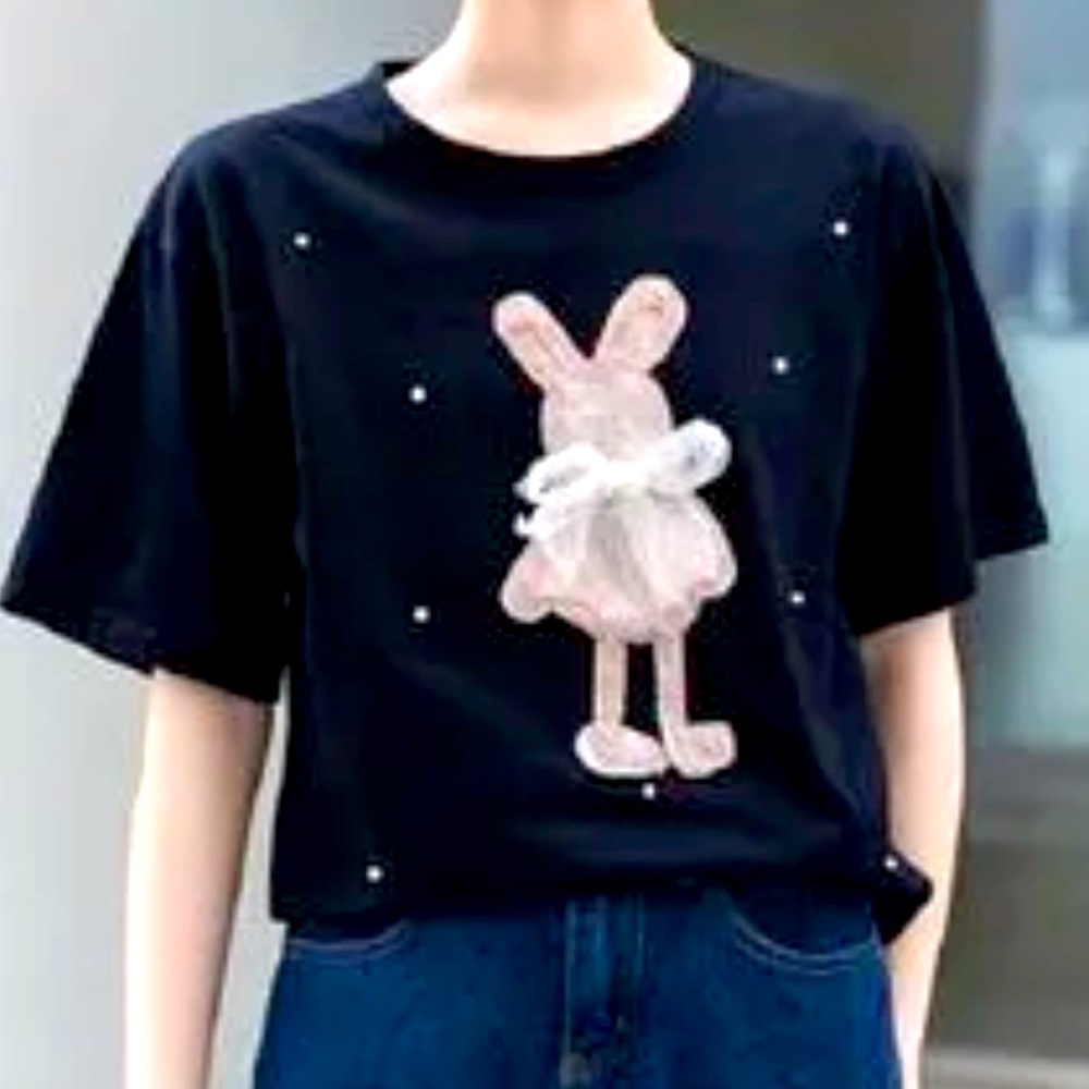 Short-Sleeve Rabbit Embroidered T-Shirt Size Small - Picture 1 of 4